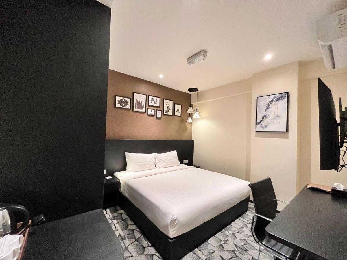 Superior King Room No Window